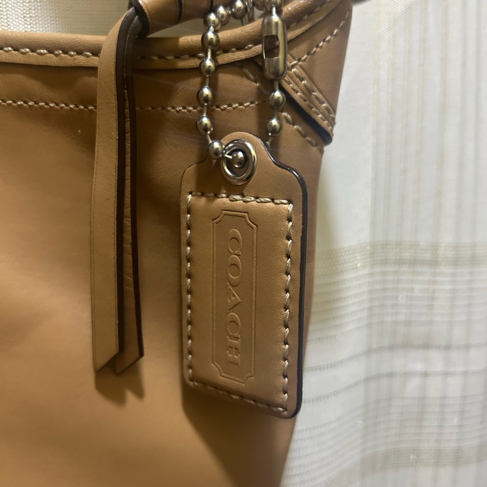 Coach Saddle Tan Leather Shoulder Bag with Tag - Picture 4 of 9